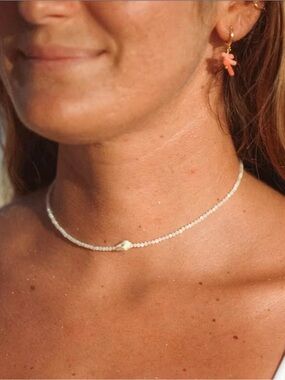 White Beaded Shell Choker Necklace Minimalist Beach Jewelry